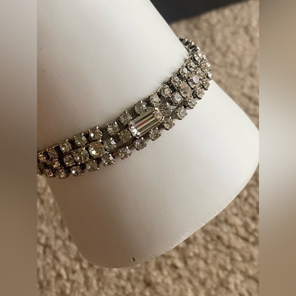 Tennis bracelet silver tone rhinestone vintage - Picture 4 of 11